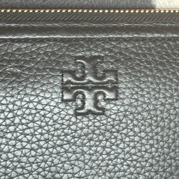 Tory Burch Black Leather Zip Around Wallet - Picture 2 of 16